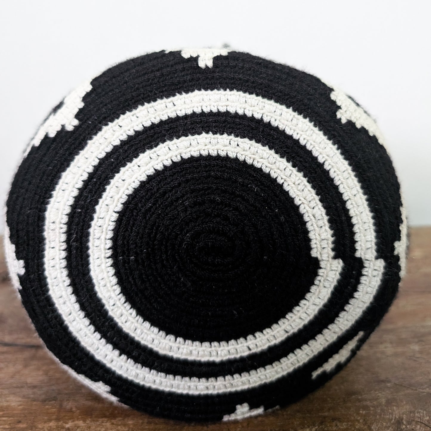 Black and White Mochila